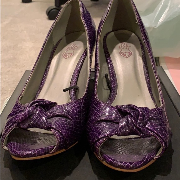 Used heels - Picture 2 of 4